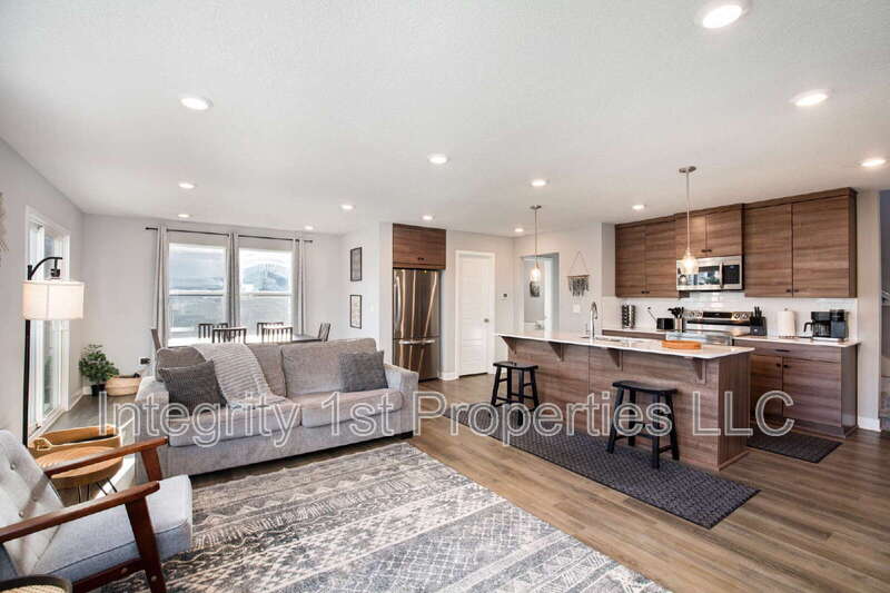 Overland Park House: 13316 180th Street