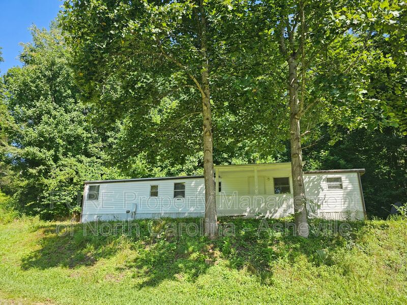 Old Fort House: 3875 Old Fort Sugar Hill Road