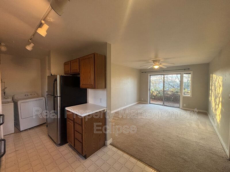 Kirkland House: 6805 103rd Ave NE