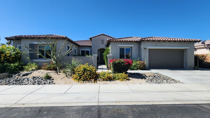 Bermuda Dunes House: 78987 Yorkville Ln