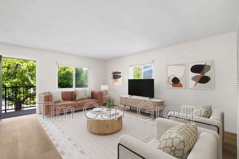 Costa Mesa Condo: 121 E Bay St