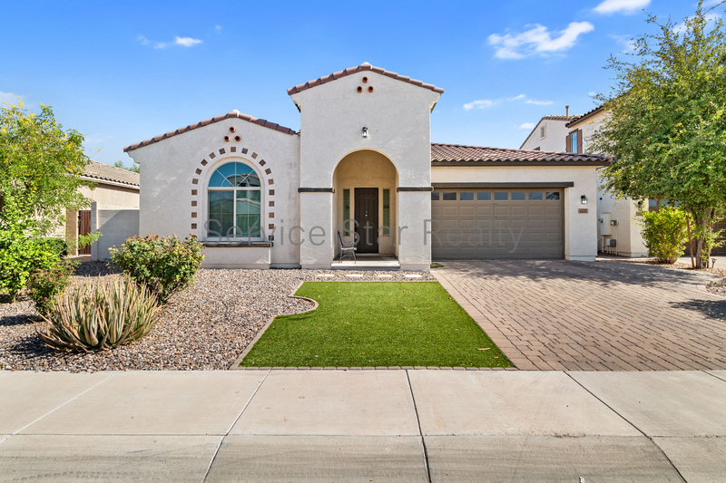Chandler House: 4123 E Zion Pl