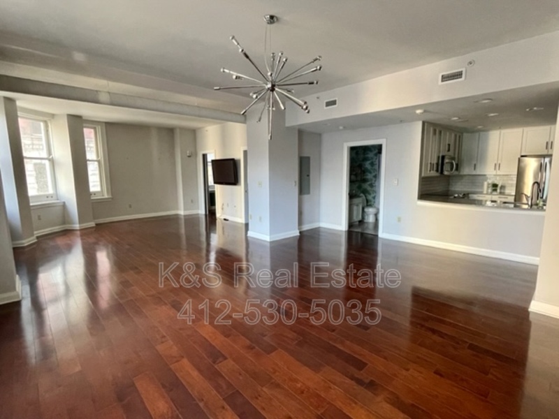 Pittsburgh Condo: 306 Fourth Avenue - Unit 302