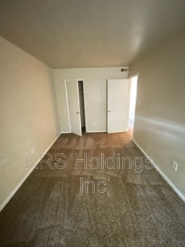 Richmond Condo: 1257  Nelson St