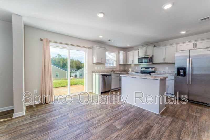 Greensboro House: 108 Saddlehorse Lane