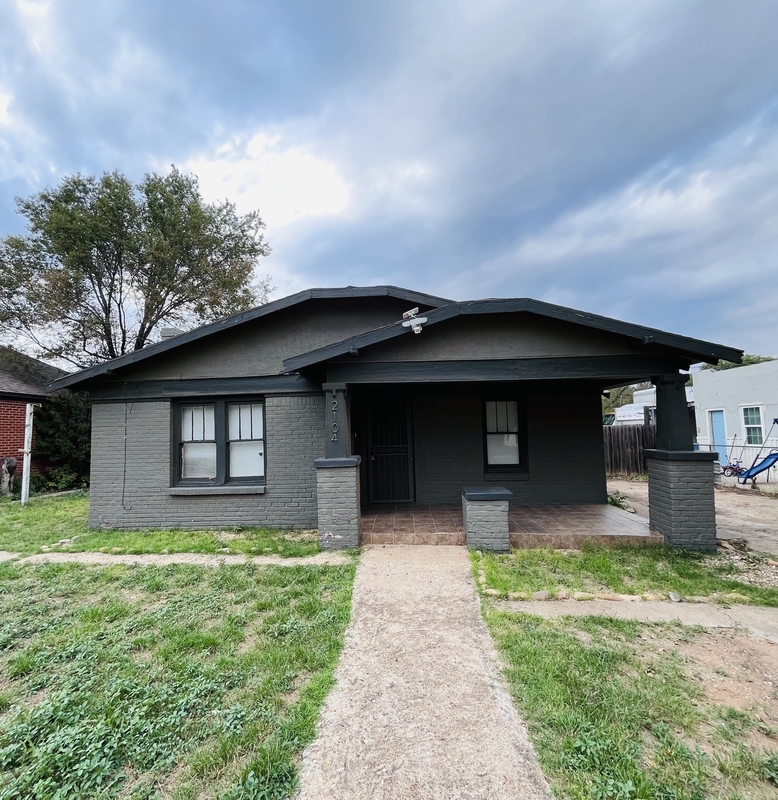 Lubbock House: 2104 20th Street