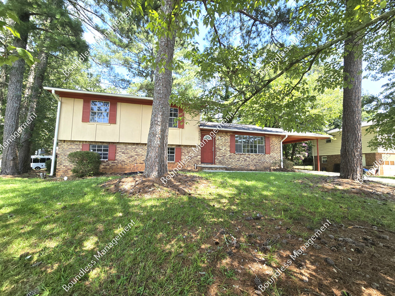 Riverdale House: 8834 Homewood Dr