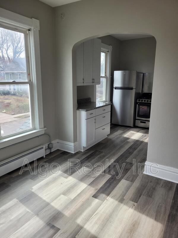 Saint Paul Condo: 133 Winifred Street West - 2