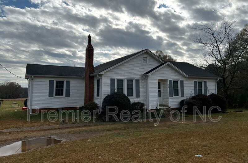 Mocksville House: 3750 US Hwy 158