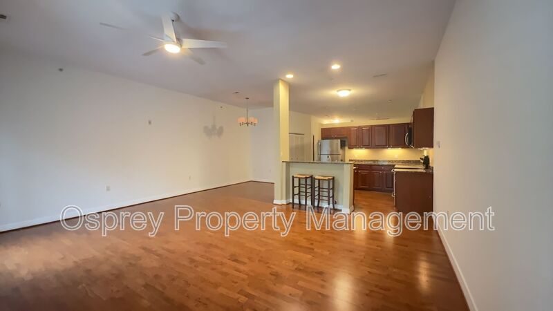 Modern 1-Bedroom Condo with Private Balcony! - Photo 4