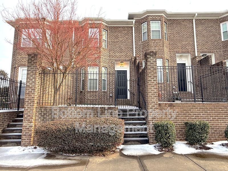 Concord Townhome: 476 Beacon St NW