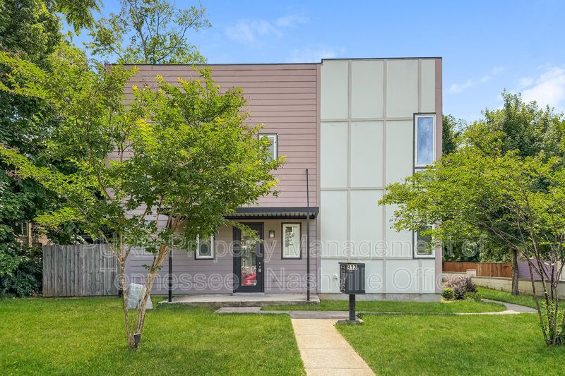 Nashville Condo: 913 N 12th St