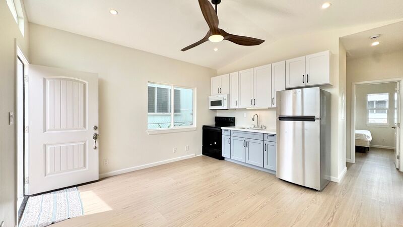 Kailua Condo: 421 C Olomana Street