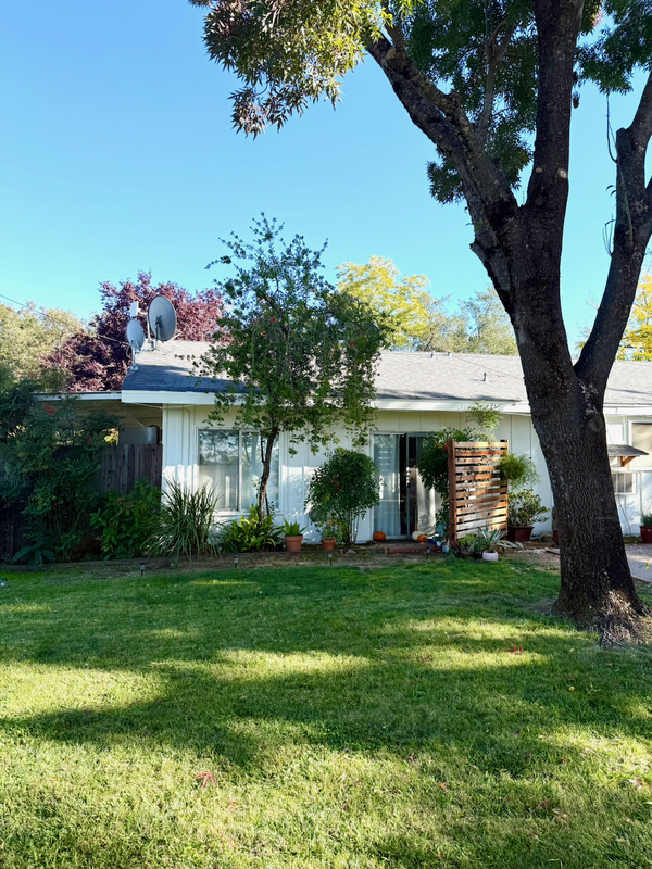 Newcastle House: 6181 Wise Road