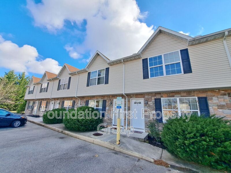 Hanover Condo: 70 N Blettner Avenue