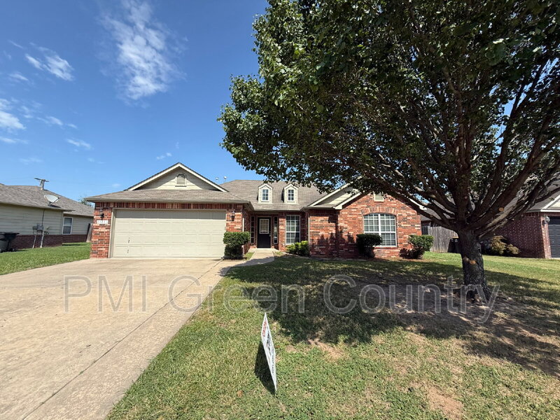 Coweta House: 11211 S 280th East Ave
