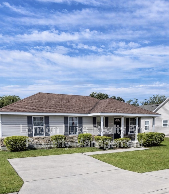 Jacksonville House: 3674 Honeydew Lane