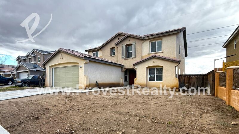 Hesperia House: 9640 Peridot Ave