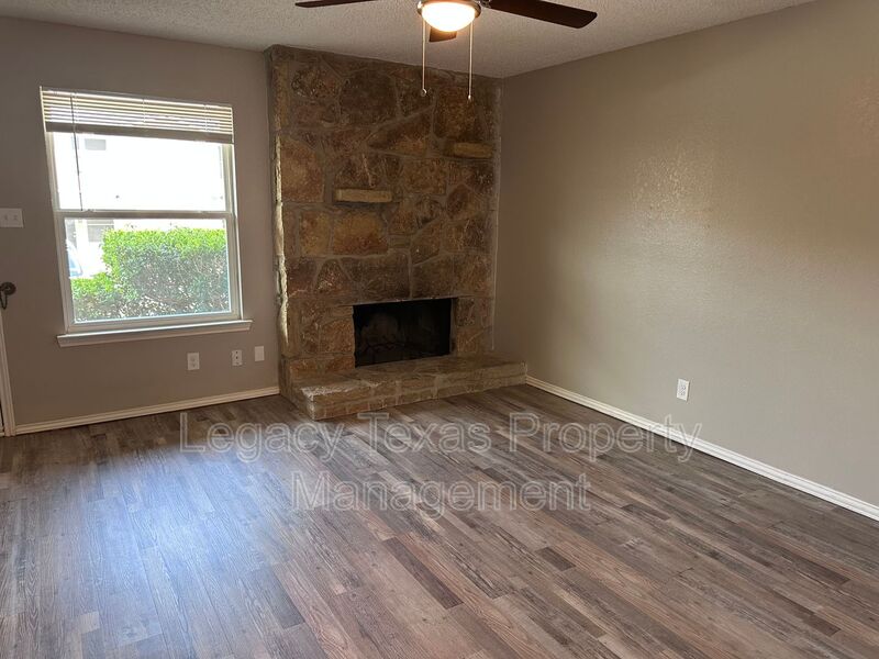 CLEBURNE House: 1503 B N. NOLAN RIVER RD