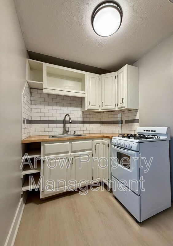 Lincoln Condo: 2727 P Street