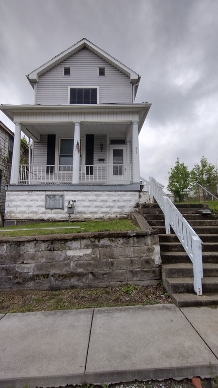 Steubenville House: 307 Summit Avenue