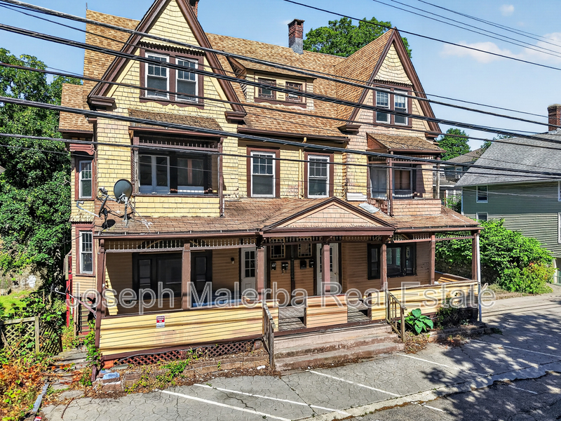 Norwich Condo: 195 Laurel Hill