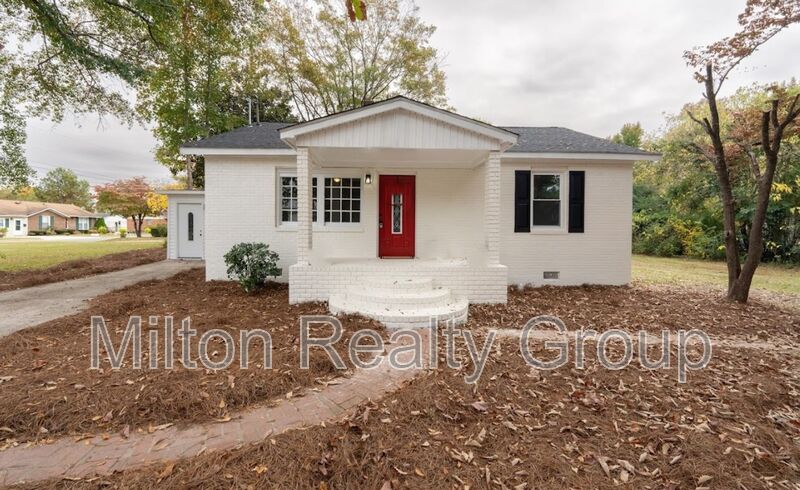 Dunn House: 1001 S Layton