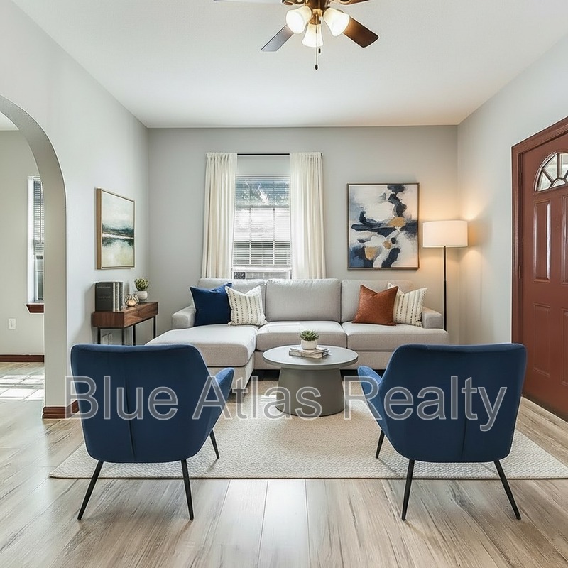 Fort Worth House: 2939 South Adams Street