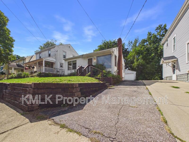 Akron House: 1274 Collinwood Ave