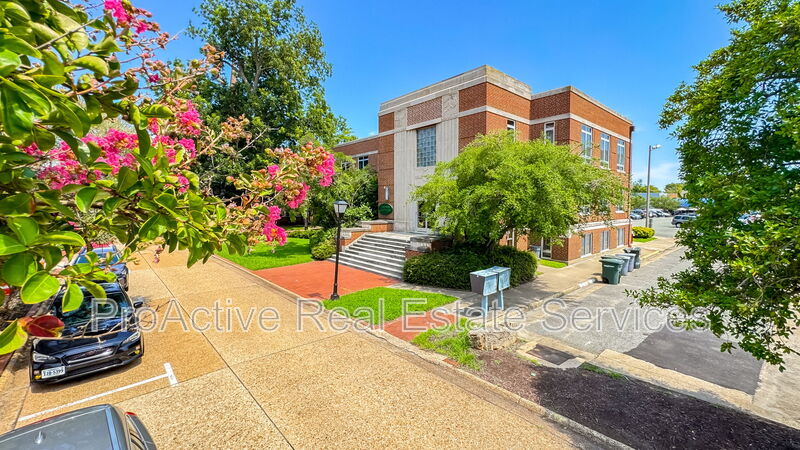 Hampton Condo: 30 Kings Way - 102