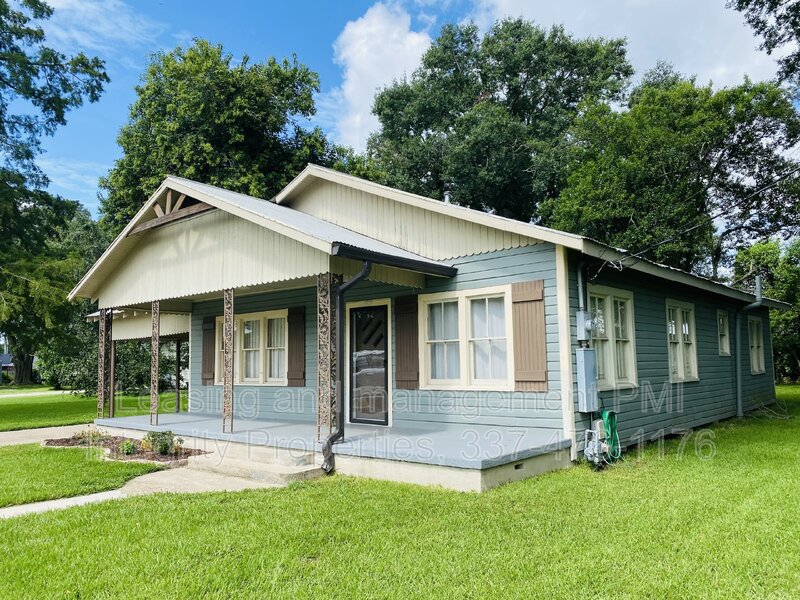 Broussard House: 306 S Lee Ave