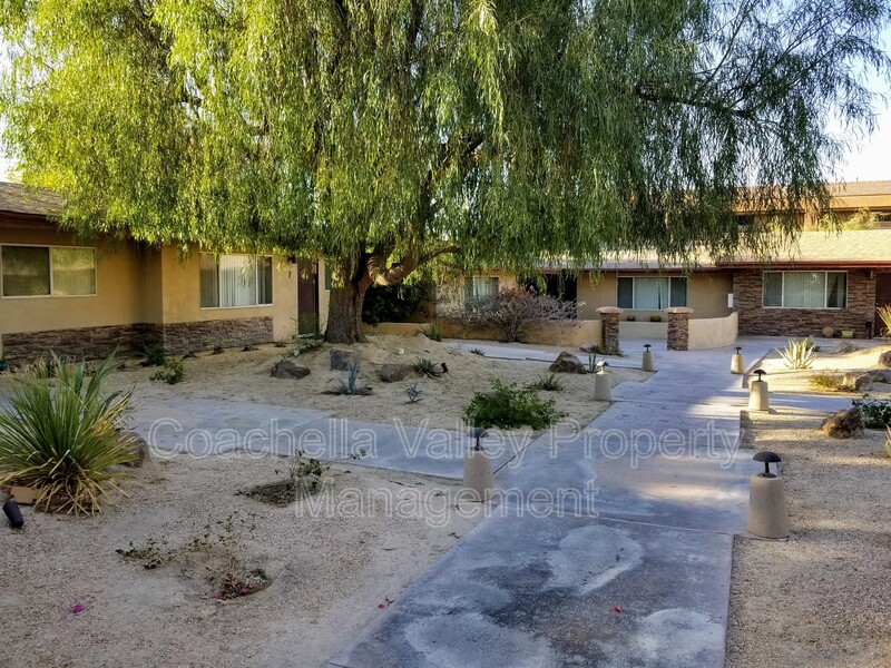 Palm Desert House: 73922 Shadow Mountain Drive