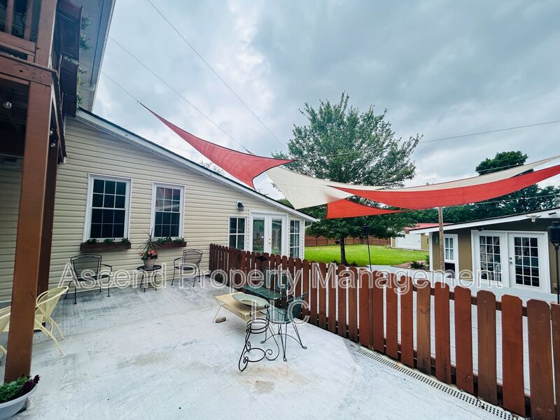 Ringgold House: 16 Pioneer Ln