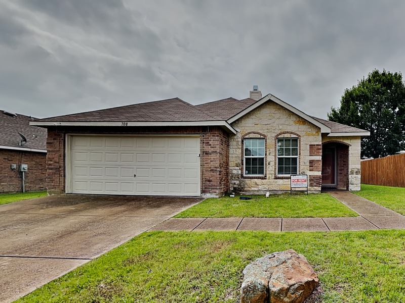 Arlington House: 708 Moss Glen Trl