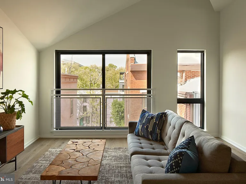 Philadelphia Condo: 2011 Cambridge Street - J