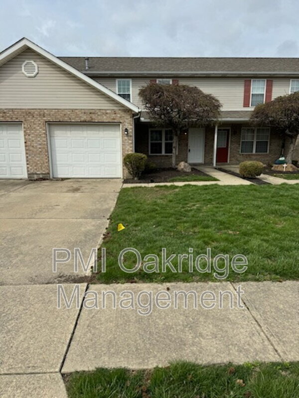 Troy Condo: 120 Heather Rd