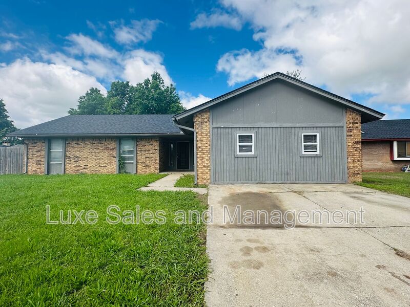 Oklahoma City House: 11701 N. Lee Ave