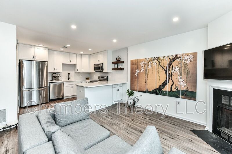 Arlington House: 1110 N Randolph St