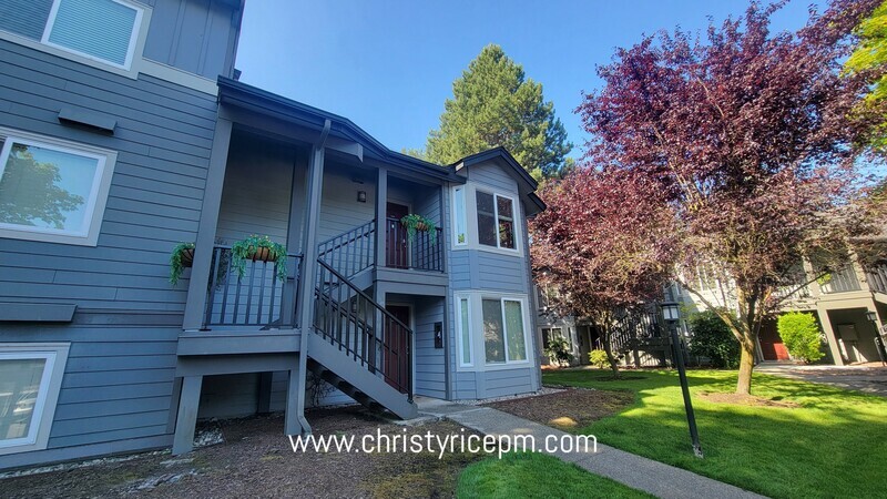 Kirkland Condo: 11109 NE 124th Lane
