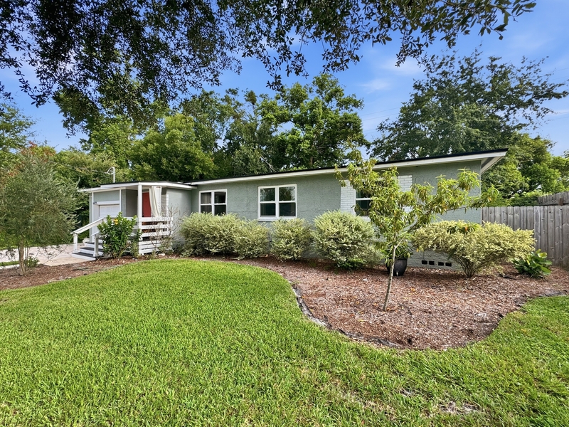Jacksonville House: 6925 Sans Souci Road