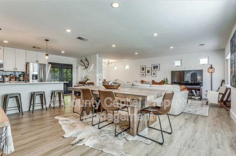 Austin House: 748 Wales Way