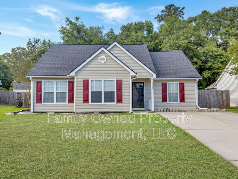 Summerville House: 5208 Copley Circle