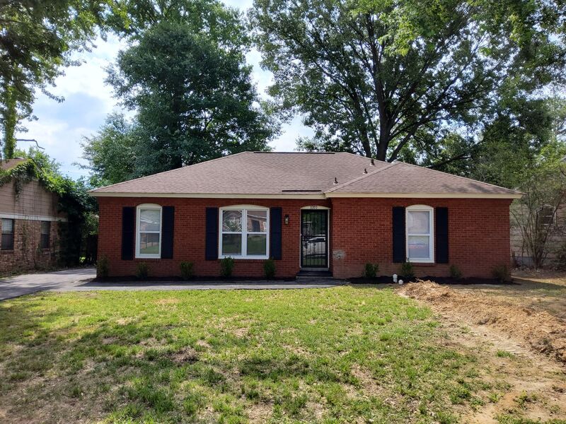 Memphis House: 3370 Powers Rd