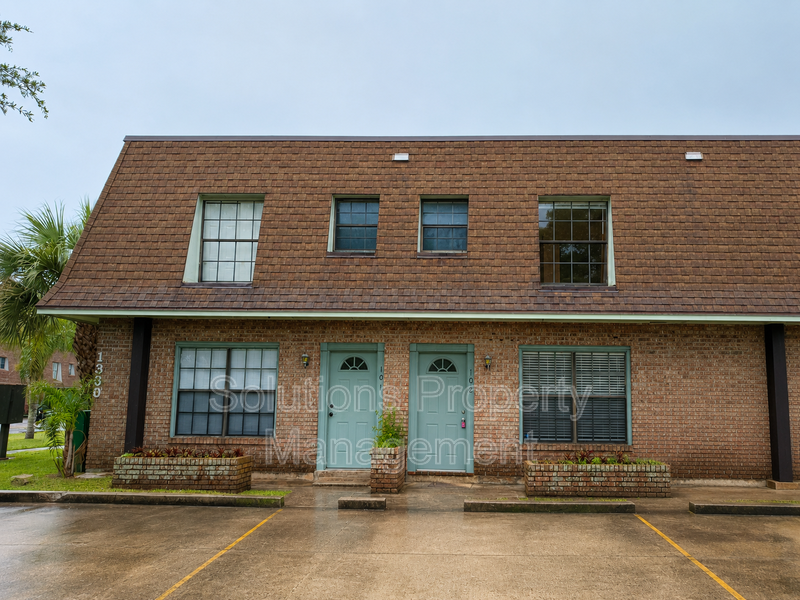 Palm Bay Townhome: 1300 Arlington Lane Northeast