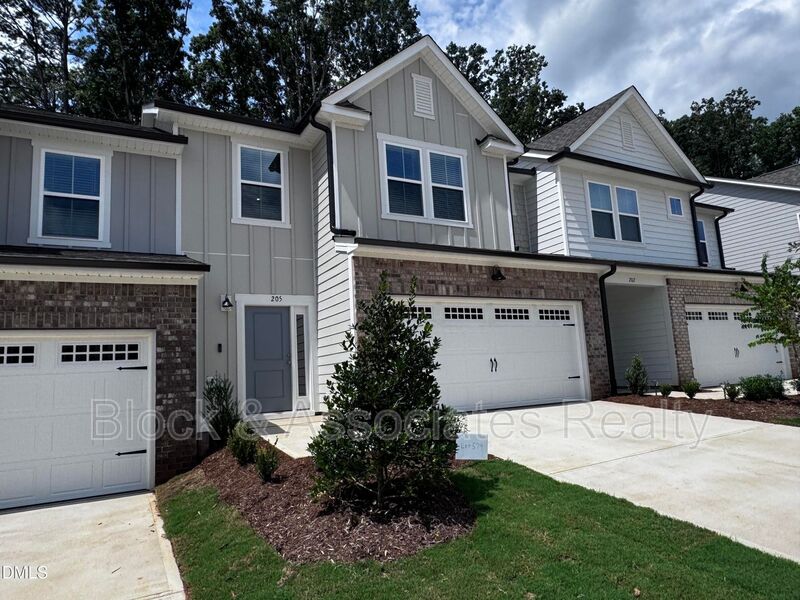 Raleigh House: 205 Broomside Avenue