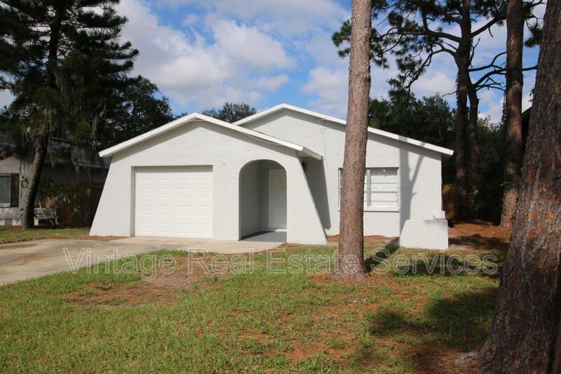Pinellas Park House: 6633 68th Street N.