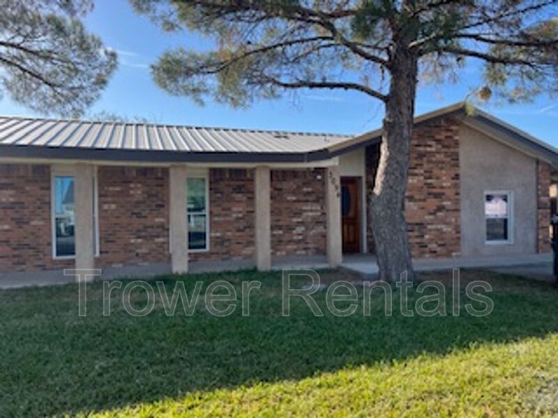 Odessa House: 3049 N Galahad