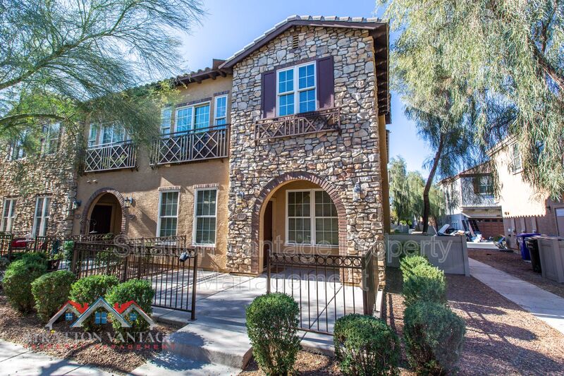 Gilbert Townhome: 2743 S Sulley Dr