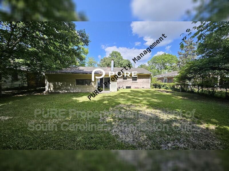 Goose Creek House: 364 Holly Ave