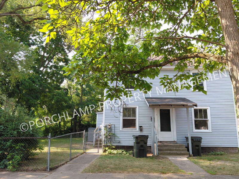 Muskegon Condo: 319 East Forest Avenue